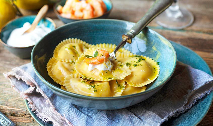 Primi e Sughi - Mezzelune Gamberi e Burrata