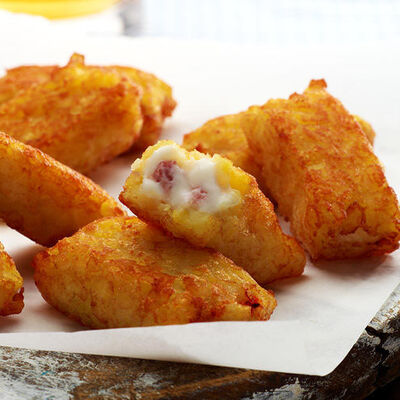 Pur&egrave; e specialit&agrave; di patate - Tasche di patate con prosciutto e mozzarella