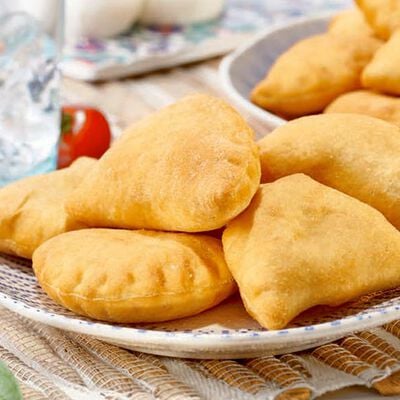 Stuzzichini per aperitivo e finger food - Panzerotti mozzarella e pomodoro