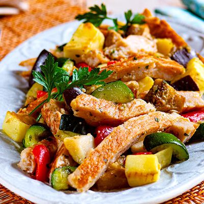 Specialit&agrave; di carne - Striscioline di Pollo e Verdure alla Mediterranea