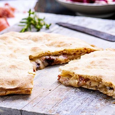 Pane e prodotti da forno - Pizza Focaccia Radicchio, Speck e Provola