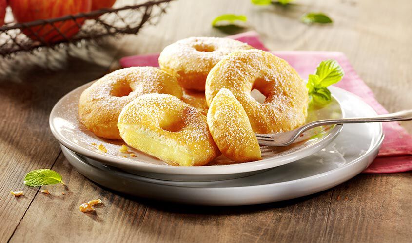 Croissant e prima colazione - Ciambelle di mele