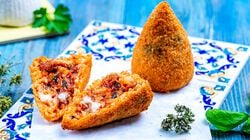 Stuzzichini per aperitivo e finger food - Maxi Arancino alla Norma