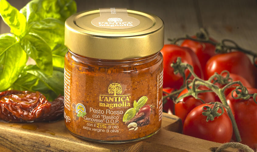 Sughi e composte  - PESTO ROSSO con "BASILICO GENOVESE" D.O.P. con il 21% di olio extra vergine di oliva