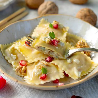 Primi e Sughi - Ravioli Erborinato e Noci