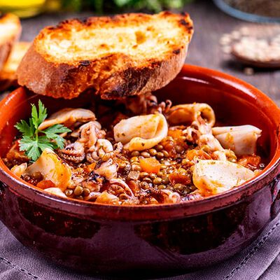 Specialità di pesce - Calamari Patagonici e Lenticchie