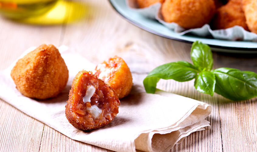 Stuzzichini per aperitivo e finger food - Mini Arancini di Riso