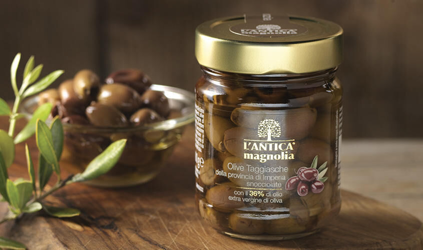 Sottolio - Olive Taggiasche della provincia di Imperia snocciolate con il 36% di Olio Extra Vergine di Oliva "L'Antica M