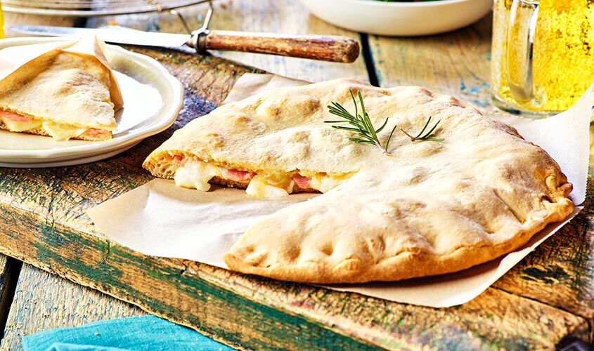 PIZZA FOCACCIA PROSCIUTTO E FORMAGGIO