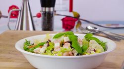 Insalata greca con gamberetti, feta, cipolla di Tropea e olive nere Bofrost youtube
