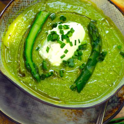 Crema di Asparagi con Quenelle di Robiola ed Erba Cipollina Bofrost