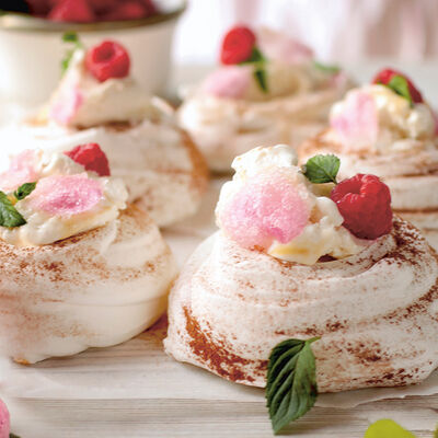 Mini Pavlova ai Lamponi e Petali di Rosa - Maggio 2026 Bofrost