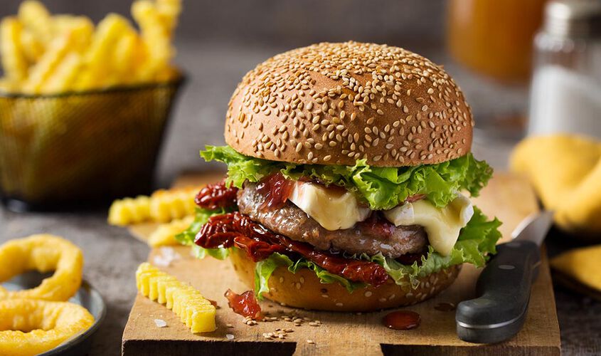 Hamburger di manzo con pomodorini secchi, cipolla caramellata e camembert - Settembre 2023 Bofrost